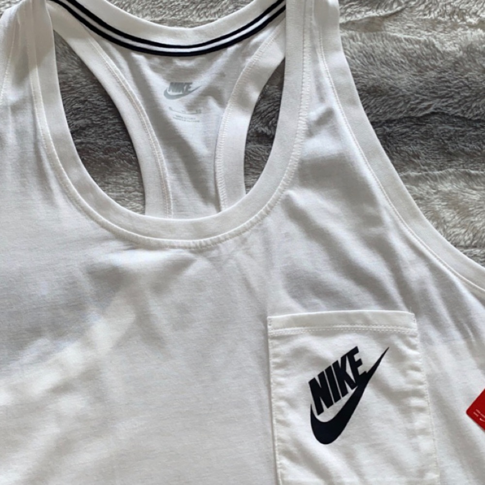 Nike white tank top with front pocket XL brandnew - Picture 4 of 7